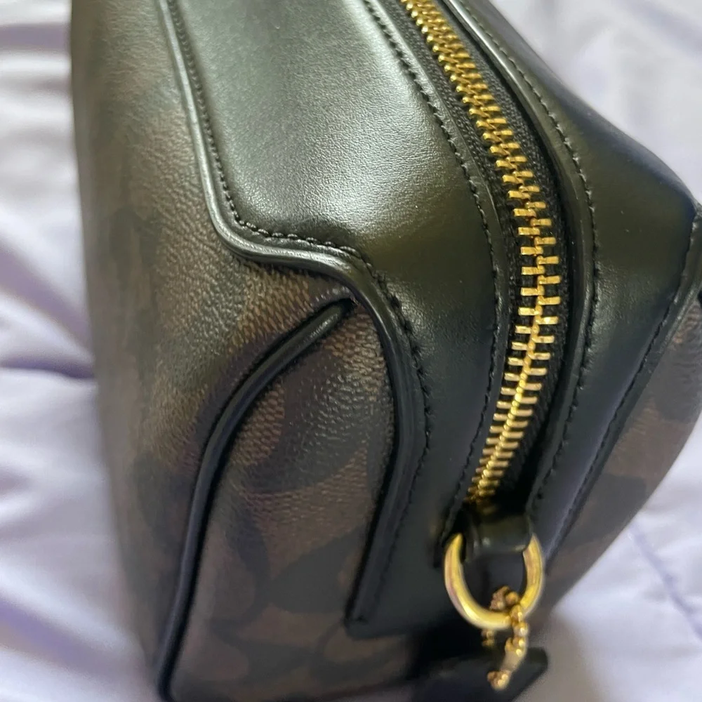 Coach Brown Signature Canvas & Black Leather Toiletry Case with Gold Hardware - Picture 2 of 4